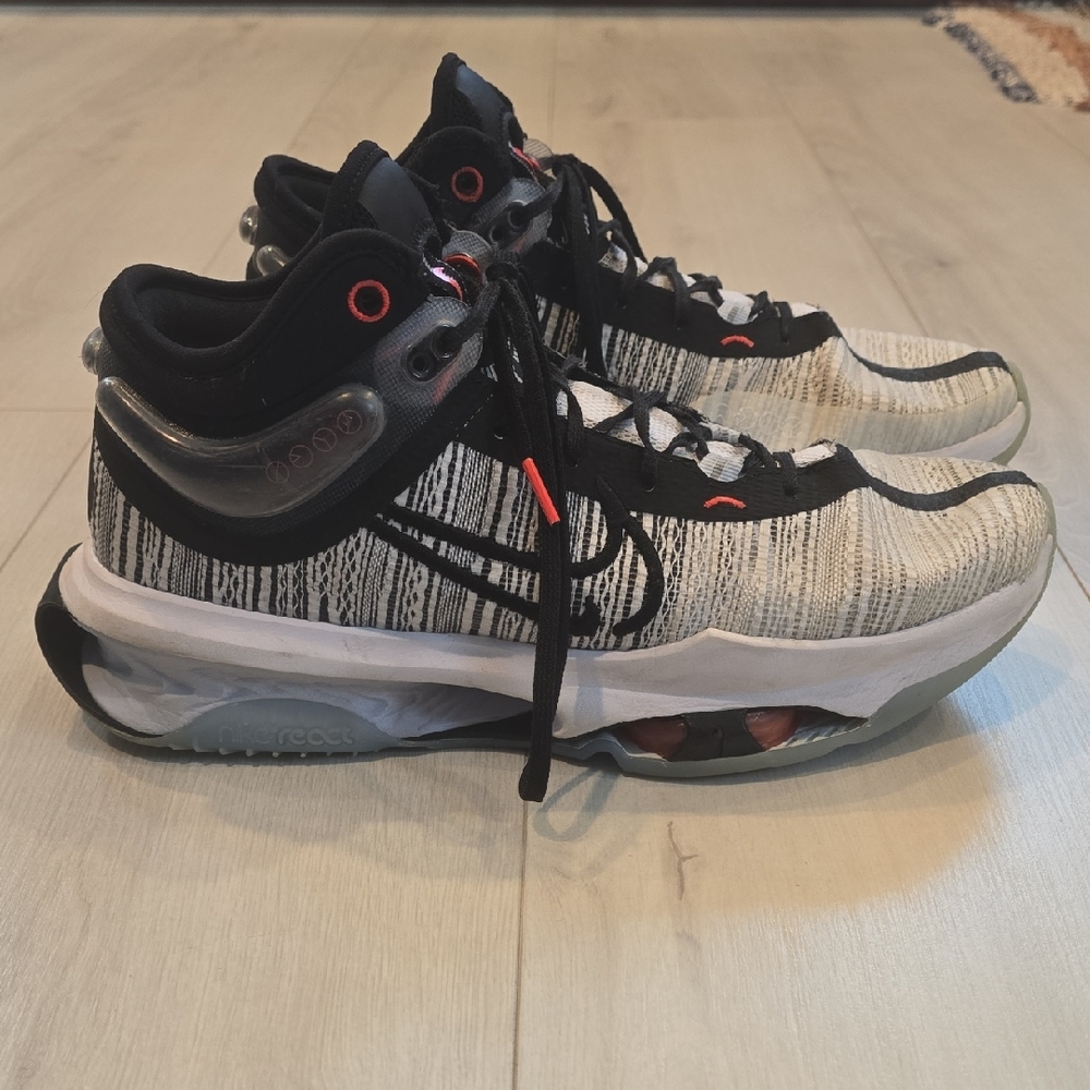 Nike Black and White Sneakers